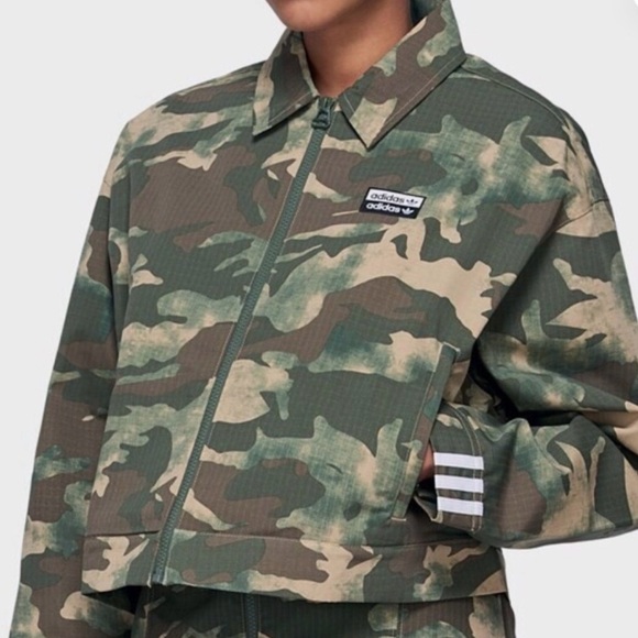 NWT - Adidas Originals Women's Camo Cropped Jacket - Picture 2 of 12
